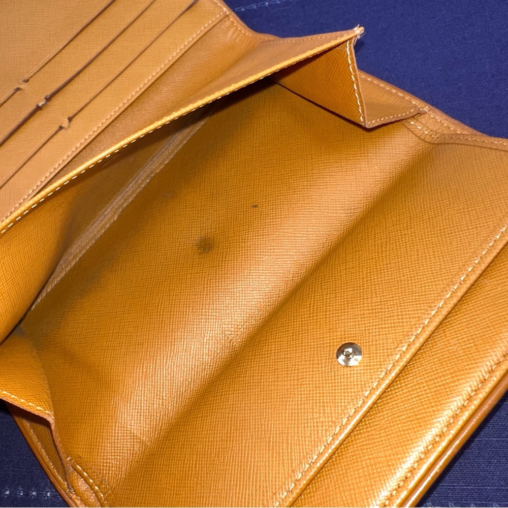 AUTHENTIC Louis Vuitton Mini Lin Sarah Wallet. Beige. - Picture 13 of 13